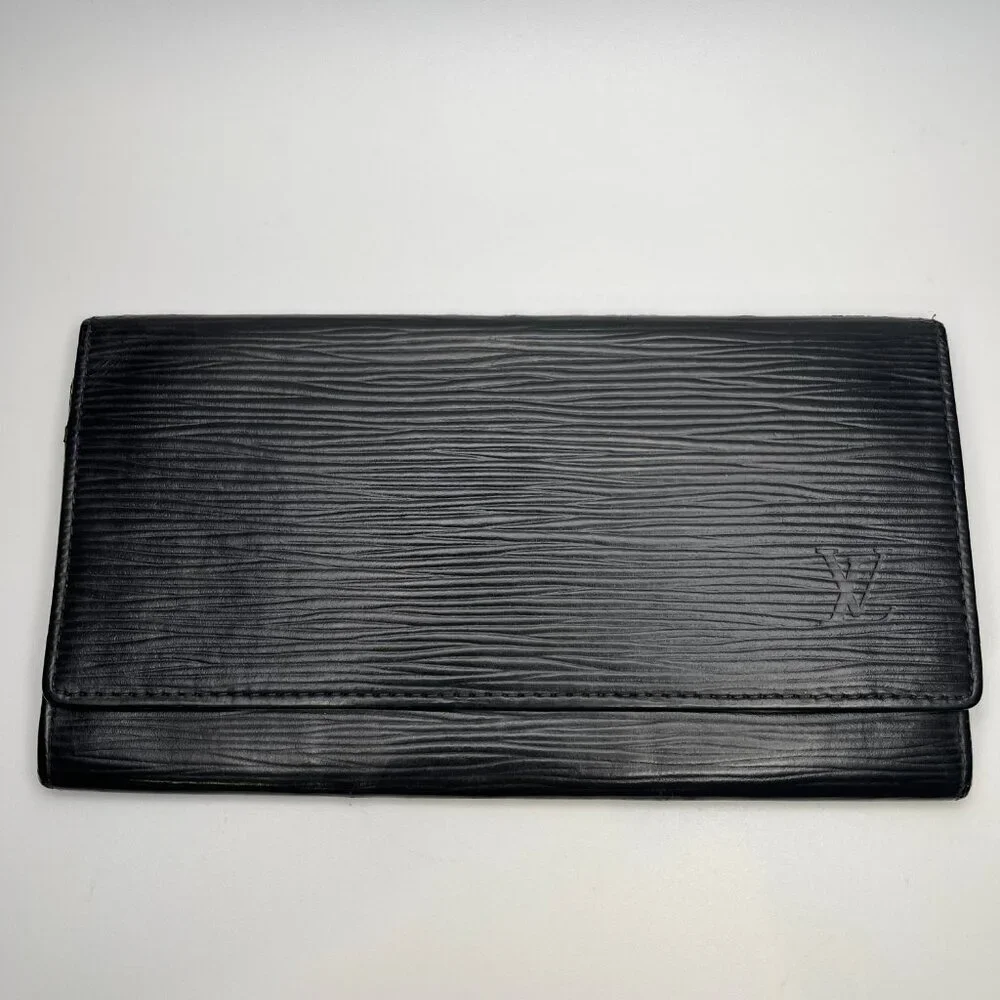 Louis Vuitton Vintage Black Epi Leather Long Wallet, Unisex - Preowned
